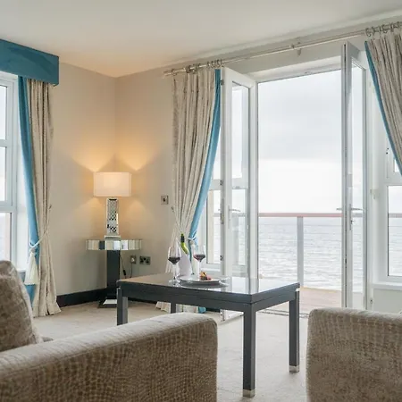 Redcastle فندق موفيل