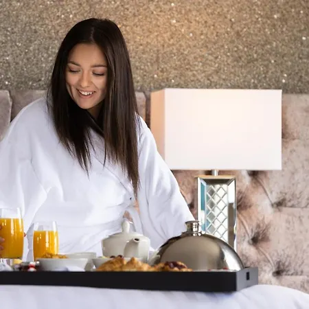 Redcastle موفيل