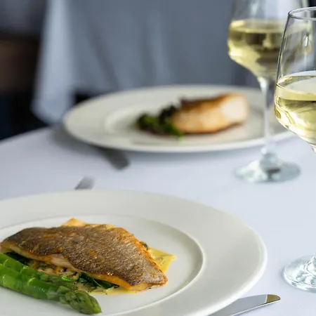 Redcastle فندق موفيل