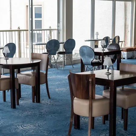 Redcastle فندق موفيل