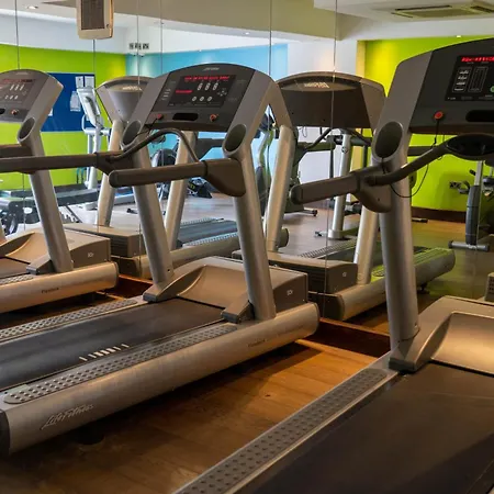 红色城堡酒店 4*