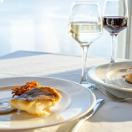 Redcastle فندق موفيل