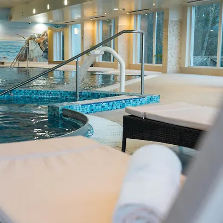 Redcastle Hotel 4*