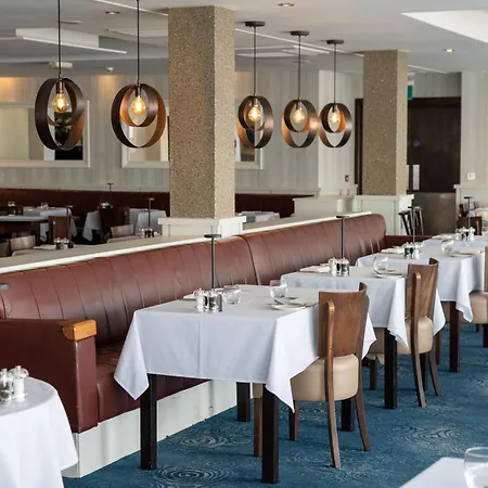 Redcastle فندق 4*