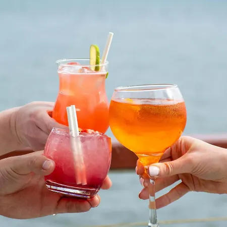 红色城堡酒店 酒店 4*