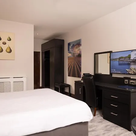 Redcastle 4*