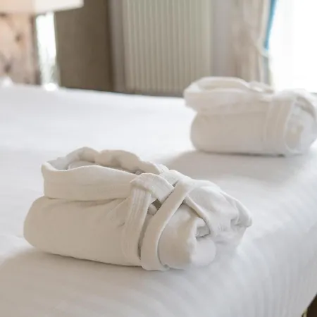 红色城堡酒店 4*