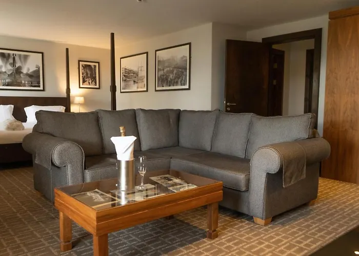 Hotel Redcastle Hotel