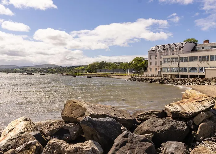 Redcastle Отель