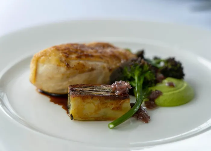 Отель Redcastle Мовилл