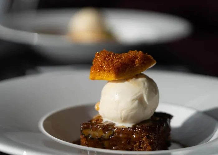 Отель Redcastle 4*