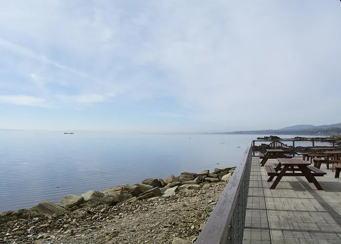 Отель Redcastle 4*